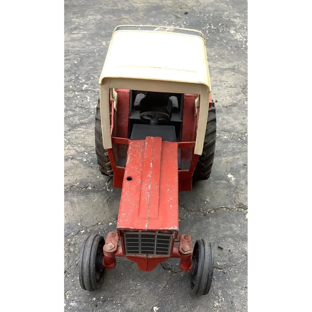 Vintage ERTL International 1586 Tractor Toy Die Cast Farming